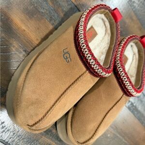 UGG Women’s Tazz Platform - Size 5